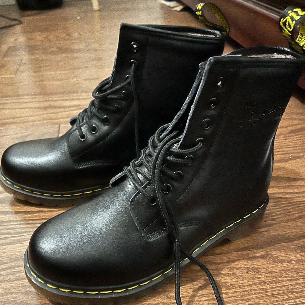 Boots (Dr Martens style)